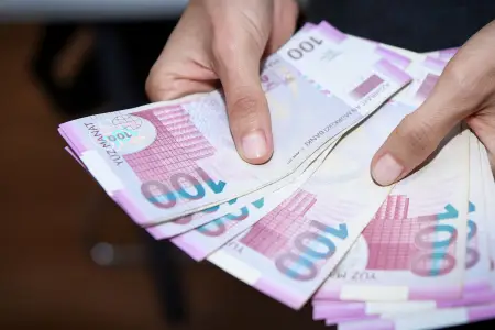 Azərbaycanda orta aylıq əməkhaqqı 5 %-dən çox artıb