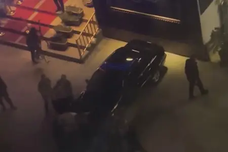 Nərimanovda restoranın qarşısında kütləvi dava - Video