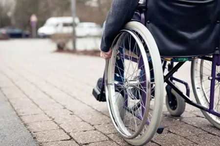 Bakının mərkəzində əlillər üçün infrastruktur monitorinqi aparıldı 