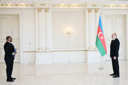 İlham Əliyev daha bir yeni səfiri qəbul etdi – FOTO