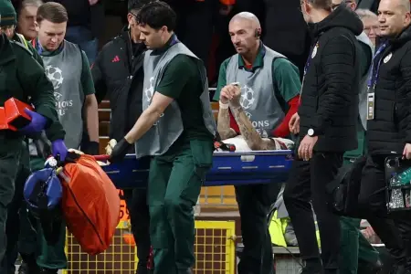 Liverpulda təhlükəsizlik addımı: Reklam lövhələri dəyişdirildi