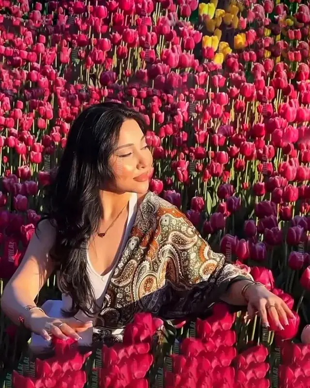 Bulvarda gülləri əzənlər blogerlər imiş – ADLAR