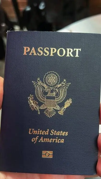 Xalq artistinin oğlu ABŞ pasportu aldı