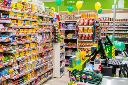 28 yaşlı şəxs işlədiyi mağazada öldü