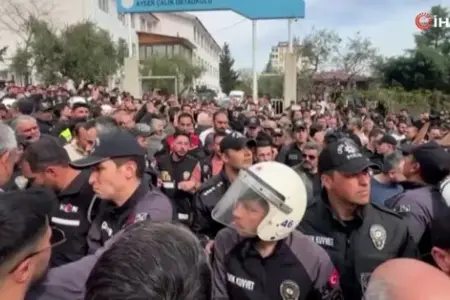 Faciədən sonra məktəb önündə gərgin anlar yaşandı