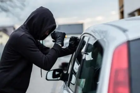 Bakıda 5 avtomobildən oğurluq edildi