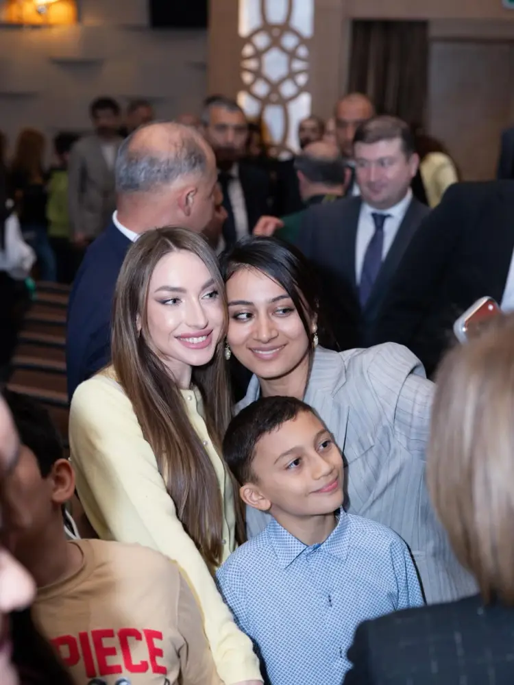 Leyla və Alyona Əliyevalar film təqdimatında – FOTOLAR