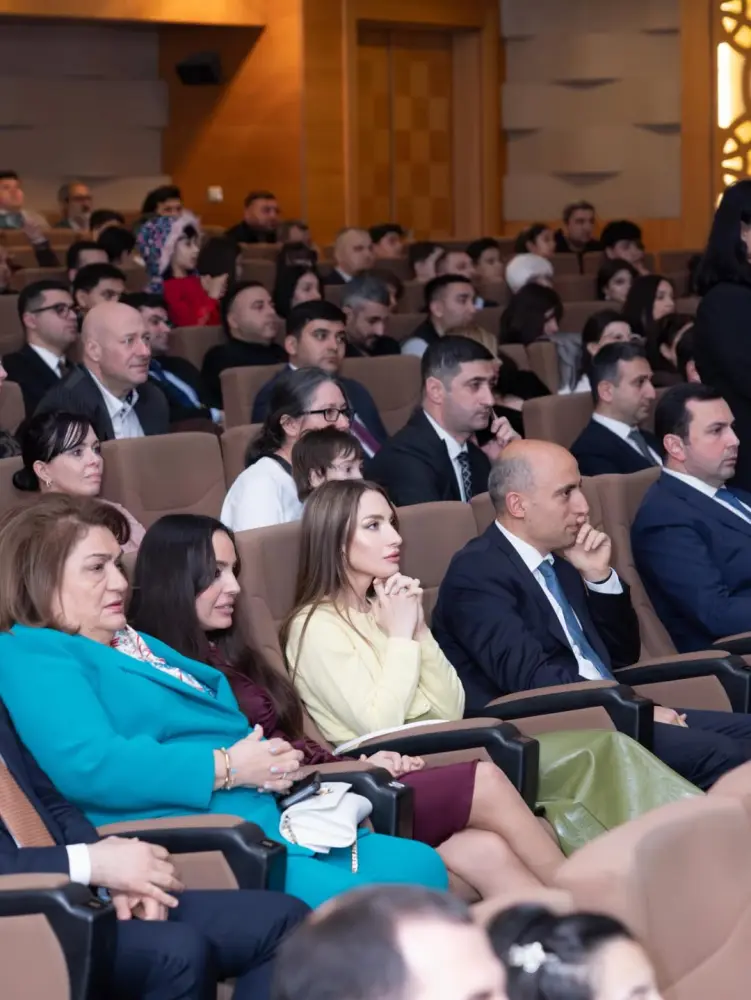 Leyla və Alyona Əliyevalar film təqdimatında – FOTOLAR