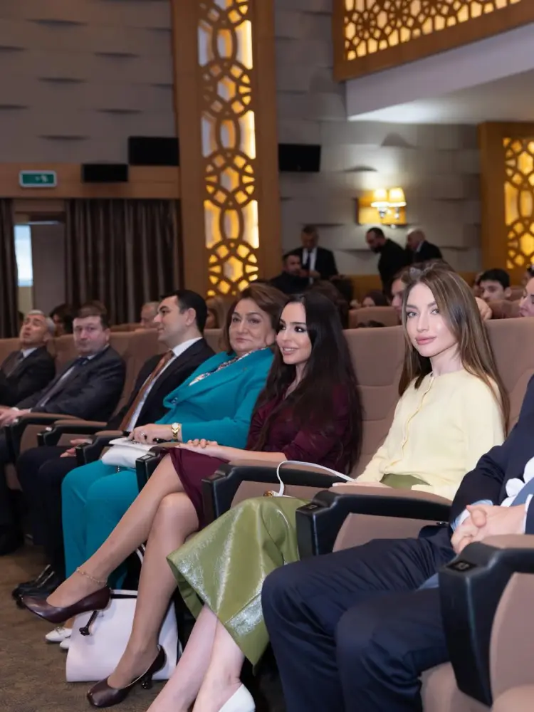 Leyla və Alyona Əliyevalar film təqdimatında – FOTOLAR