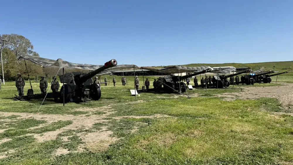 Zakir Həsənov azad olunmuş ərazilərdə xidmət edən şəxsi heyətlə görüşdü