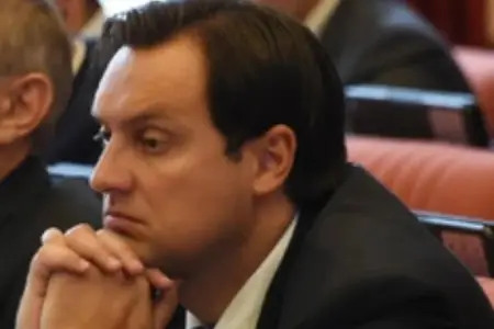 Səhiyyə nazirinin qardaşı həbs olundu - Bu ölkədə