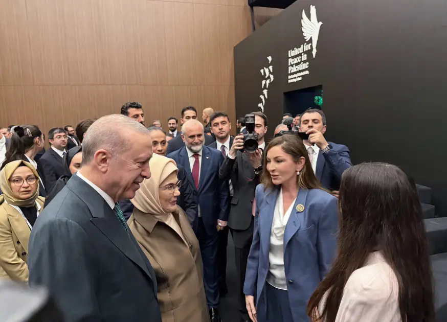 Birinci xanımlar Antalya Forumununda – FOTO