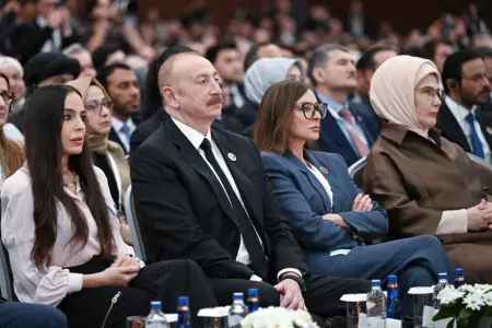 Prezident ailəsi ilə biirlikdə Antalya Diplomatiya Forumunda – FOTOLAR