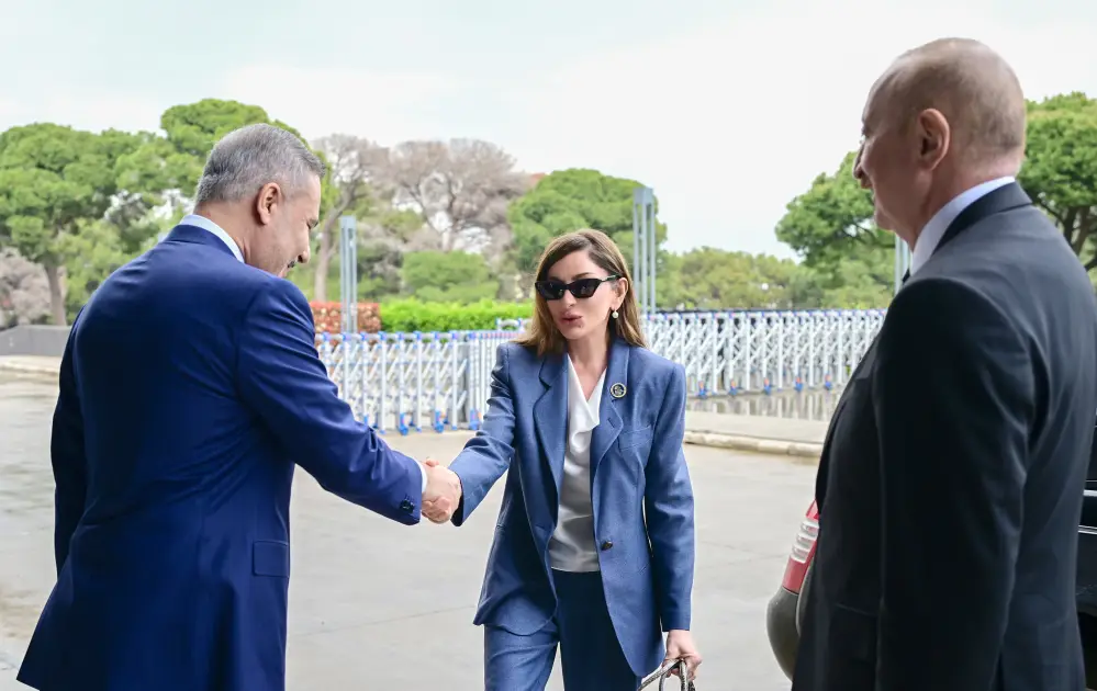 Prezident ailəsi ilə biirlikdə Antalya Diplomatiya Forumunda – FOTOLAR