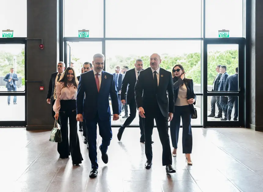 Prezident ailəsi ilə biirlikdə Antalya Diplomatiya Forumunda – FOTOLAR