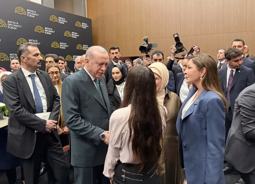 Prezident ailəsi ilə biirlikdə Antalya Diplomatiya Forumunda – FOTOLAR
