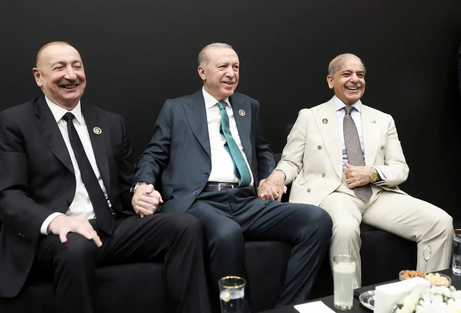 Prezident ailəsi ilə biirlikdə Antalya Diplomatiya Forumunda – FOTOLAR