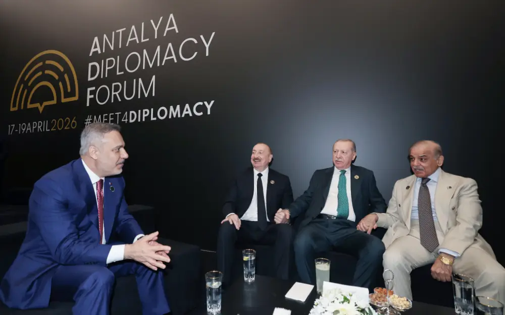 Prezident ailəsi ilə biirlikdə Antalya Diplomatiya Forumunda – FOTOLAR