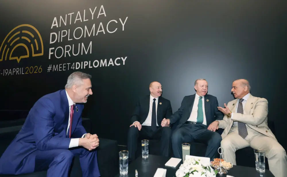 Prezident ailəsi ilə biirlikdə Antalya Diplomatiya Forumunda – FOTOLAR