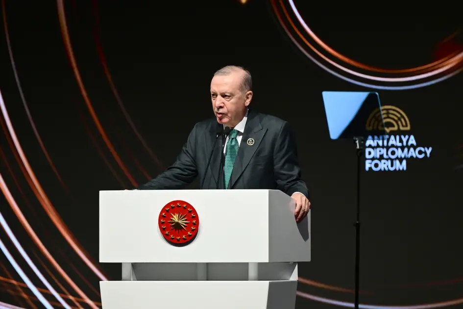 Prezident ailəsi ilə biirlikdə Antalya Diplomatiya Forumunda – FOTOLAR