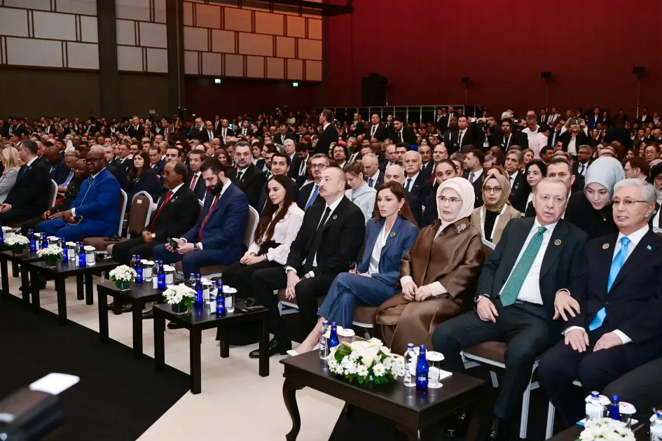 Prezident ailəsi ilə biirlikdə Antalya Diplomatiya Forumunda – FOTOLAR