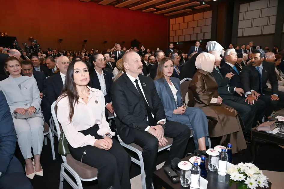 Prezident ailəsi ilə biirlikdə Antalya Diplomatiya Forumunda – FOTOLAR