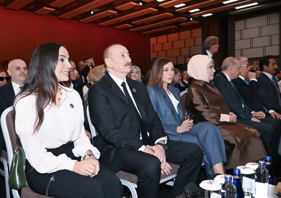 Prezident ailəsi ilə biirlikdə Antalya Diplomatiya Forumunda – FOTOLAR