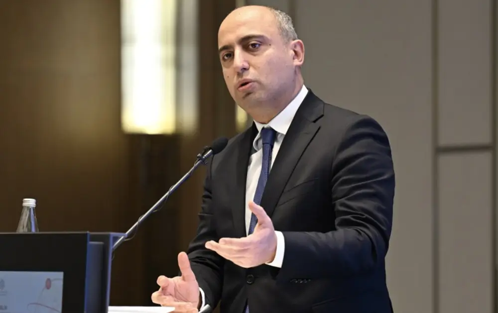 Nazirdən “Neftçi”yə dəstək - Paylaşımı