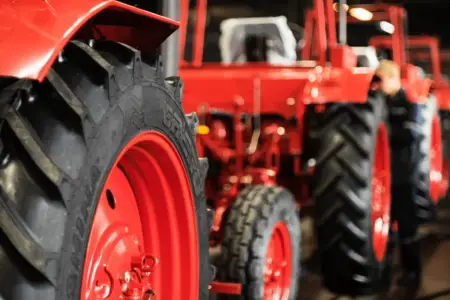 Ağdamda gənc traktor aqreqatının altında qalaraq öldü