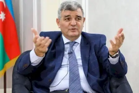 “Soyadlarda “ov”, “yev”i təmizləsən də, milliləşdirmək mümkün olmur”