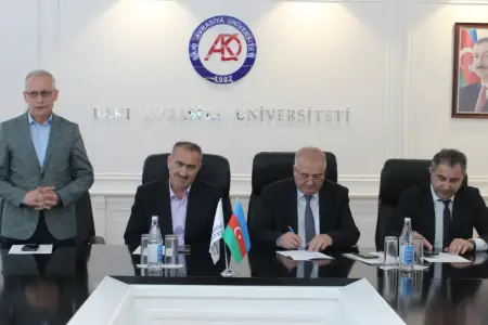 Avrasiya Universitetində ana dilimizin mədəni missiyasına həsr olunan ictimai müzakirə keçirildi – FOTOLAR