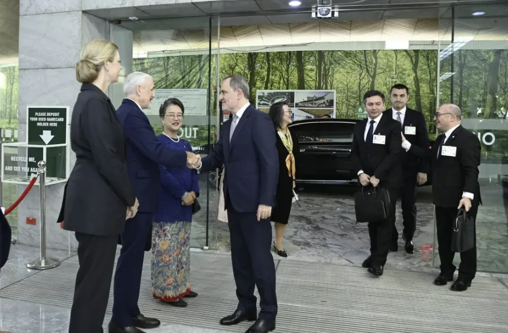 Bayramov Tailandın Baş naziri ilə görüşdü - Fotolar