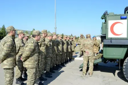 Hərbi vəzifəlilərlə təlim toplanışı başladı - FOTOLAR
