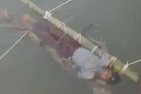 Şaman məsləhəti ilə 12 saat çayda saxlanılan məktəbli həyatını itirdi - Foto 