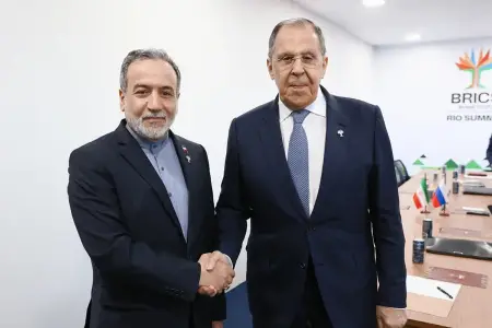 Əraqçi və Lavrov regional məsələləri müzakirə etdi