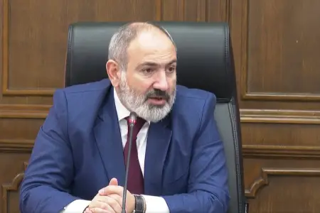 "Konstitusiyada Bəyannaməyə istinad münaqişə deməkdir"