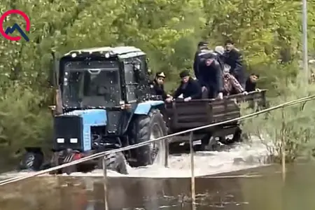 Zərdabda Kür daşdı, insanlar belə xilas edildi – VİDEO