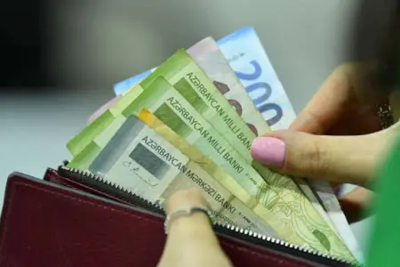 Nazirdən Azərbaycanda maaş artımı ilə bağlı AÇIQLAMA