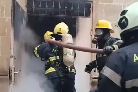 İnternat məktəbinin yataqxanası yandı - VİDEO