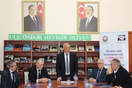 Respublika Gənclər Kitabxanasında dil və milli kimlik mövzusunda konfrans keçirildi - FOTOLAR