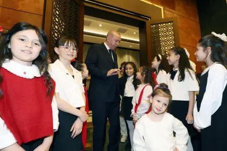 Saray bu gün onlarla bəzənmişdi – FOTOLAR