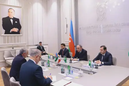 Baş Prokuror İranın ölkəmizdəki səfirini qəbul etdi - FOTOLAR