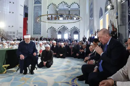 Ərdoğan Quran oxudu 