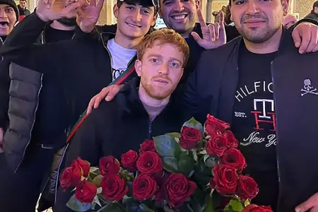 “Gül satan okuş” həbs edildi