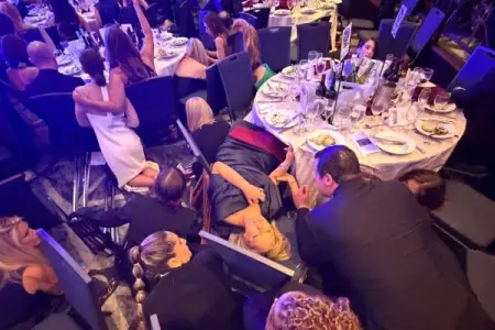Trampla şam yeməyində şərab butulkalarını oğurladılar