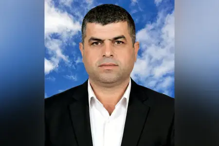 İki avtomobilin arasında qalaraq öldü - Foto