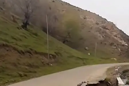 Yardımlı–Deman yolunda təhlükəli vəziyyət — FOTOLAR