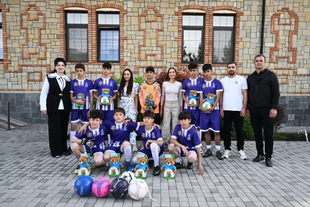 Leyla Əliyeva və Arzu Əliyeva Şəkidə uşaq evi sosial xidmət müəssisəsində oldular