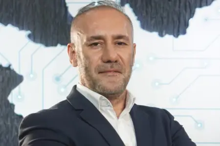 Kamran Ağayev vəzifəsindən getdi - İRİA-da kütləvi ixtisarlar var?