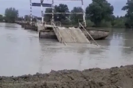 Sabirabadda körpü su altında qaldı - FOTO